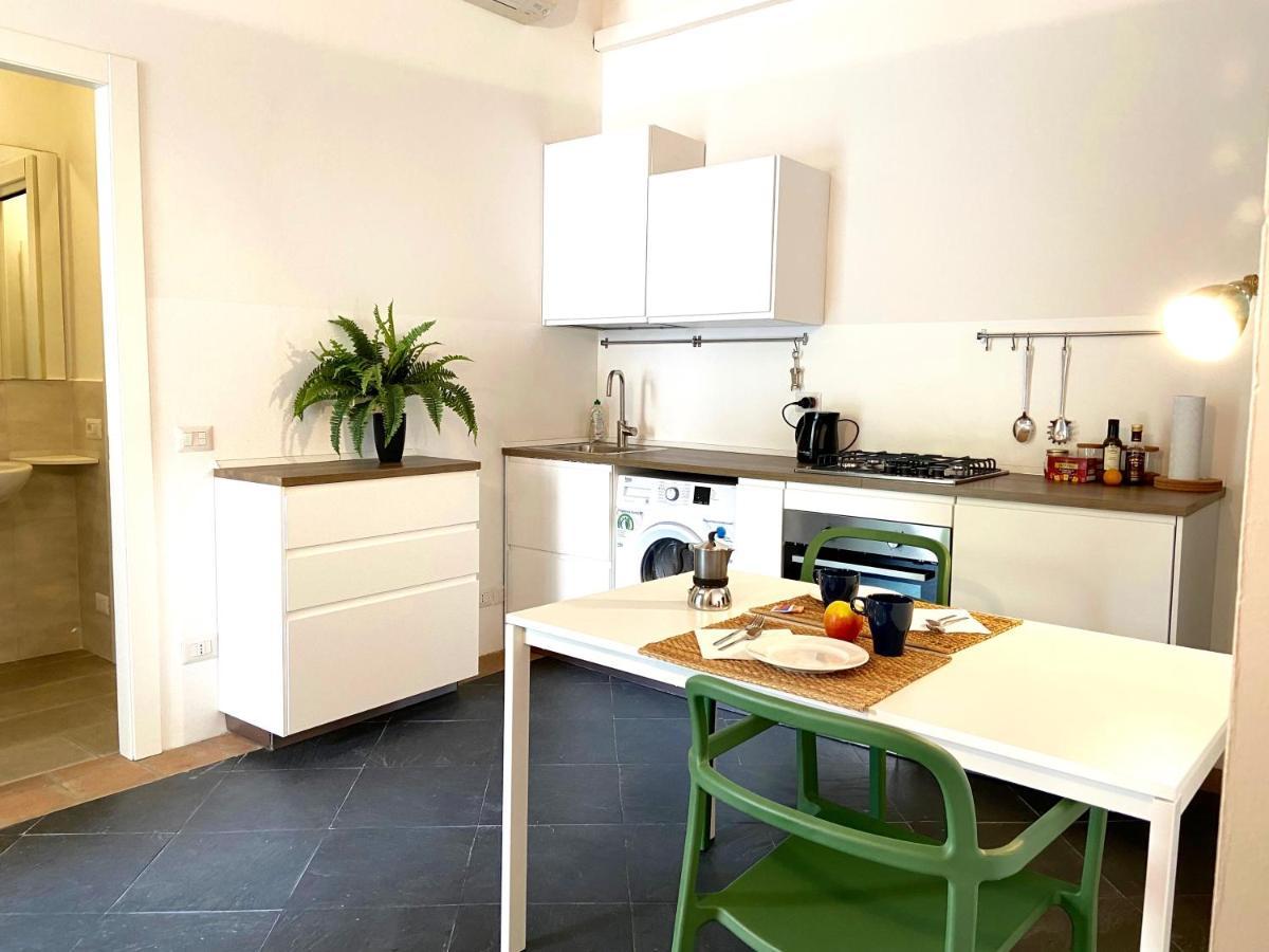 The Jungle Apartment Parma Luaran gambar