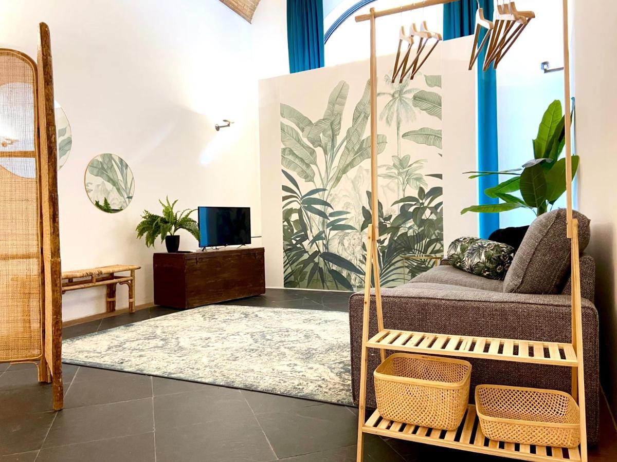 The Jungle Apartment Parma Luaran gambar
