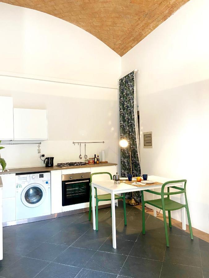 The Jungle Apartment Parma Luaran gambar